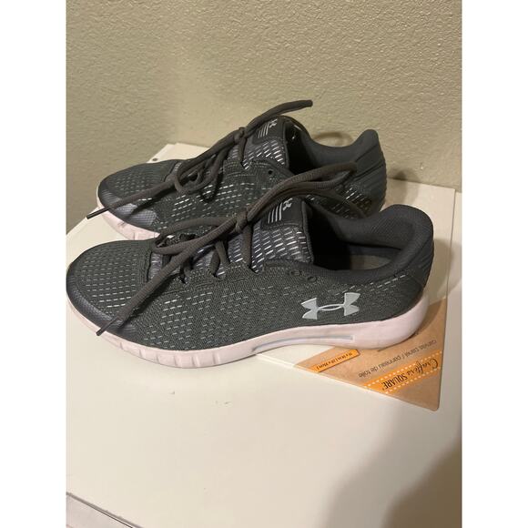 Under Armour women’s size 9 sneakers - Picture 2 of 6